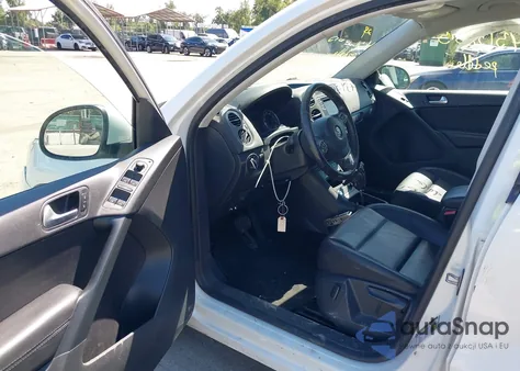 2016 Volkswagen Tiguan S из США, поврежденный, VIN WVGAV7AX7GW511380